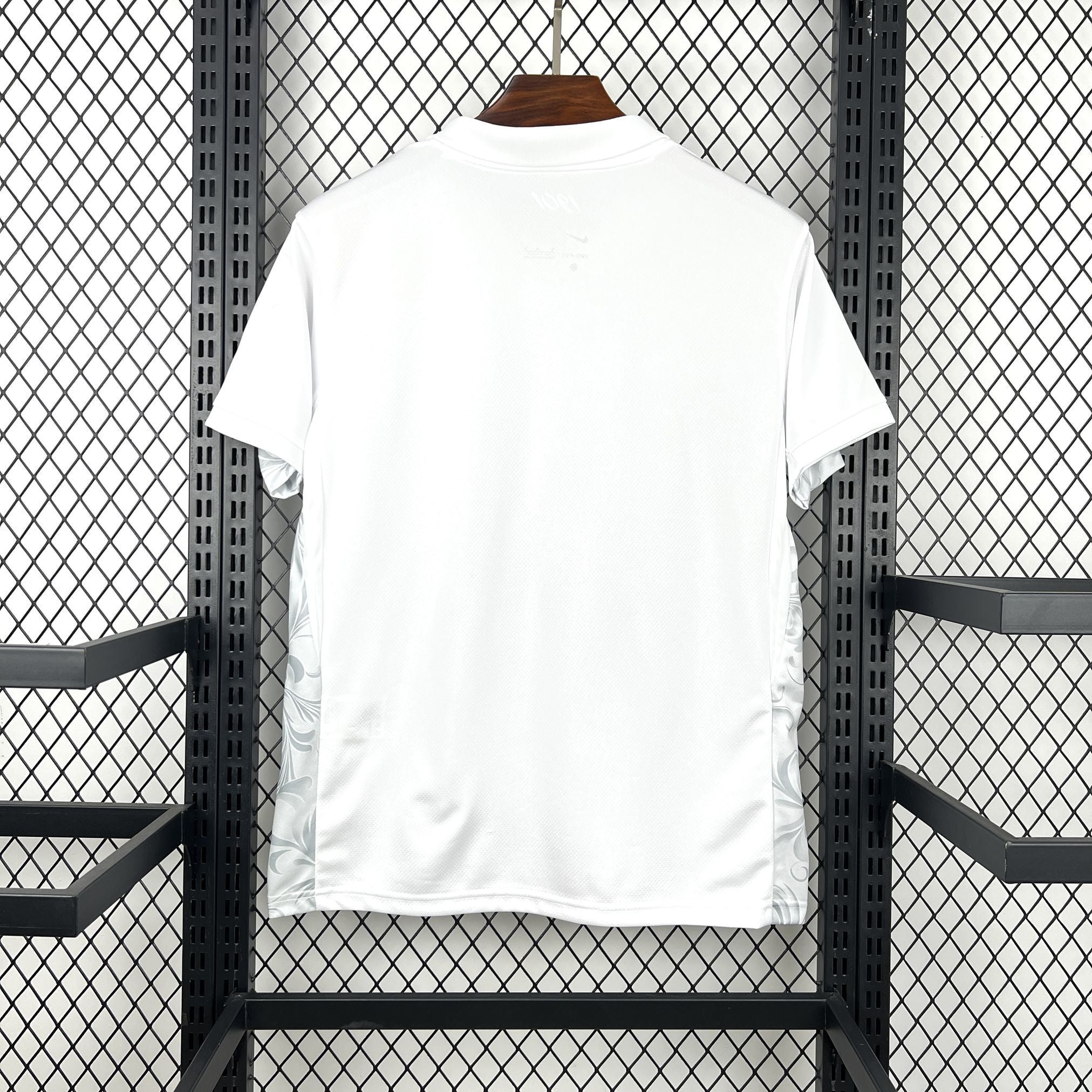 Camisa Tottenham 25/26 - 125th Aniversário