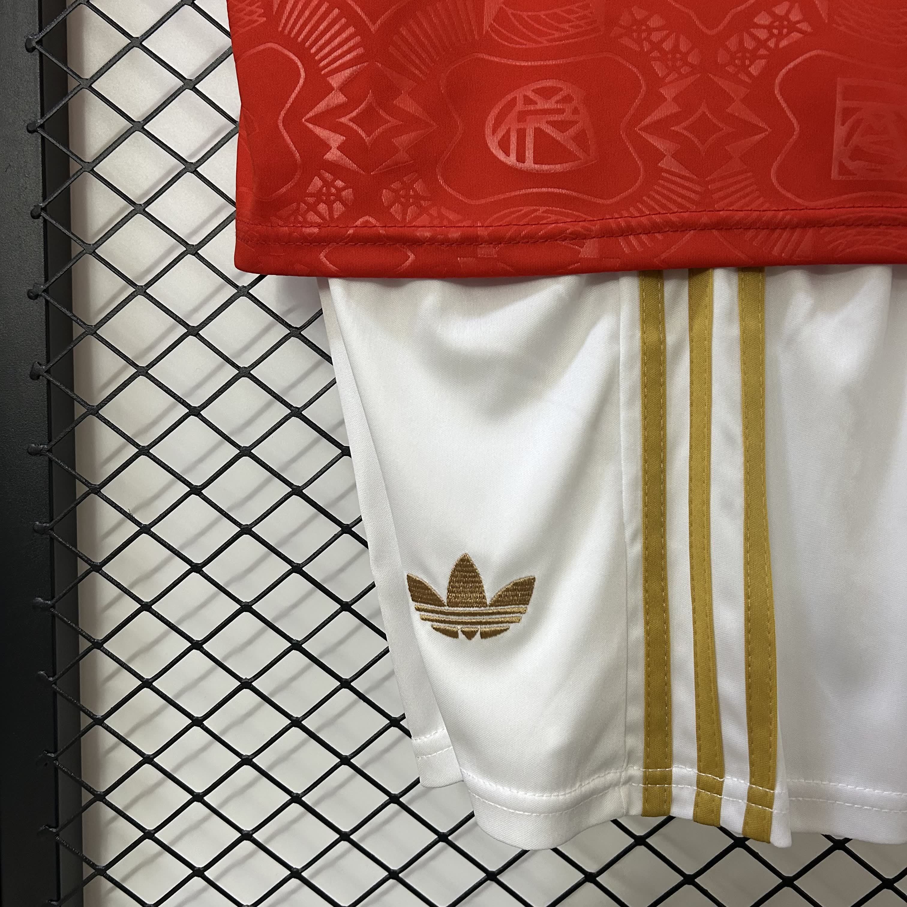 Conjunto Bayer 125 anos 25/26