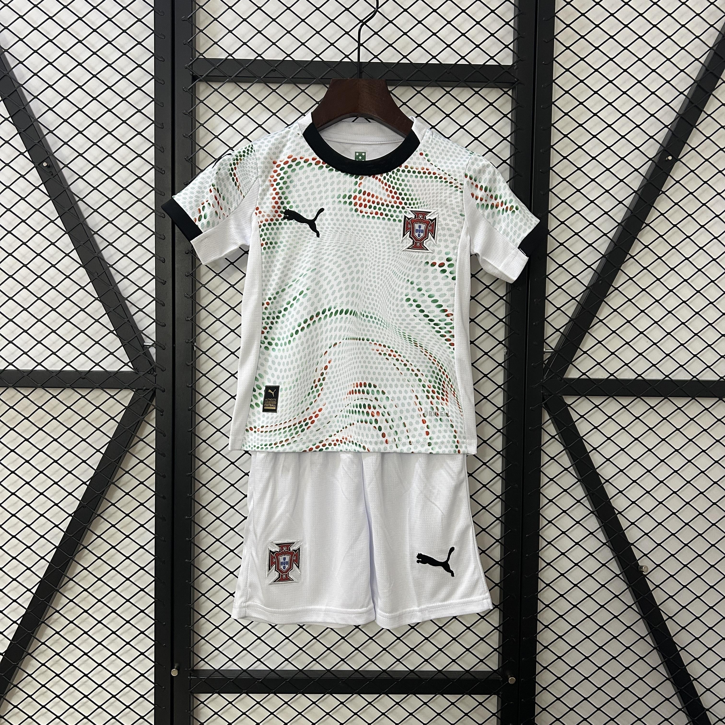 Conjunto Infantil Portugal Fora 25/26 - Branco