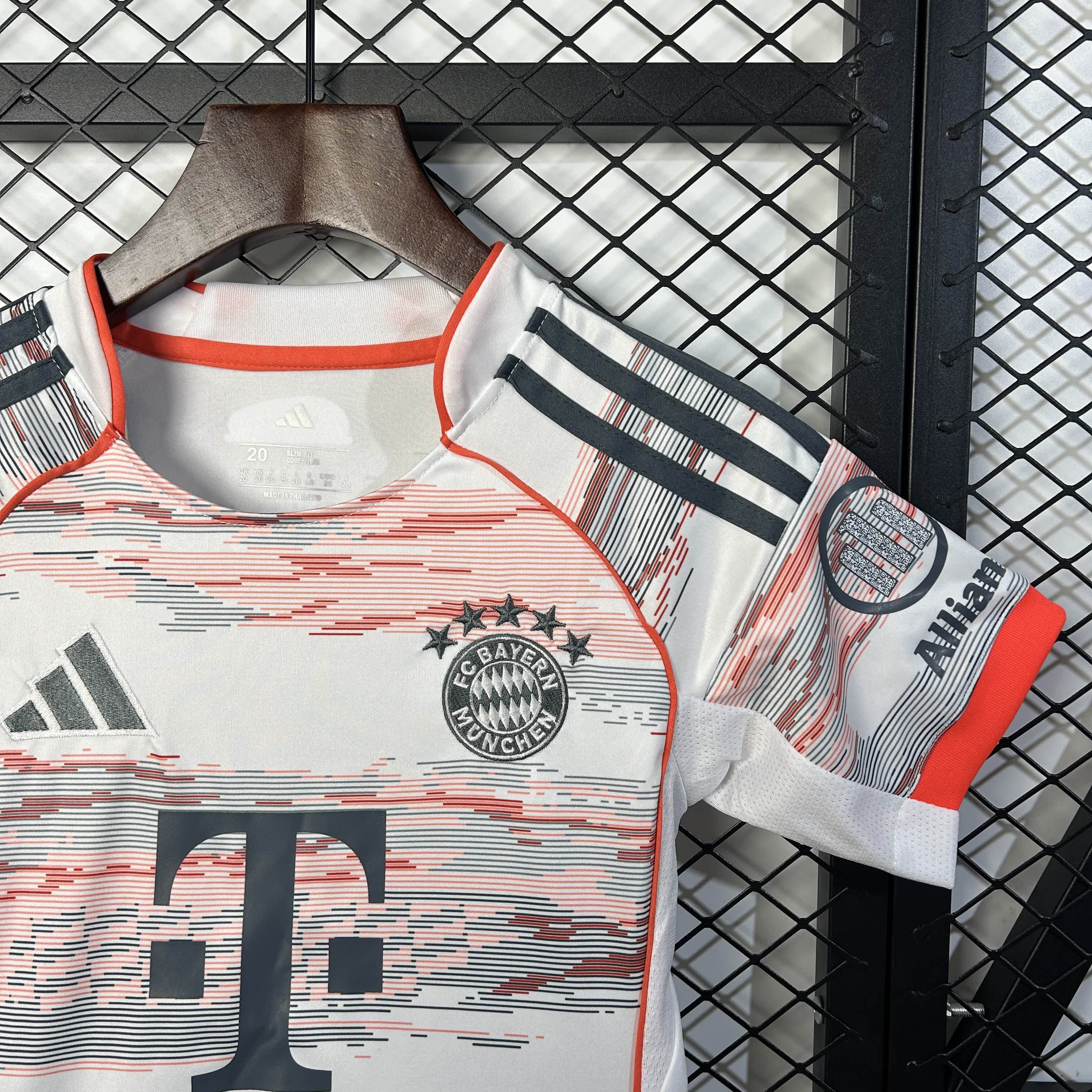 Conjunto Bayer de munique Away 25/26