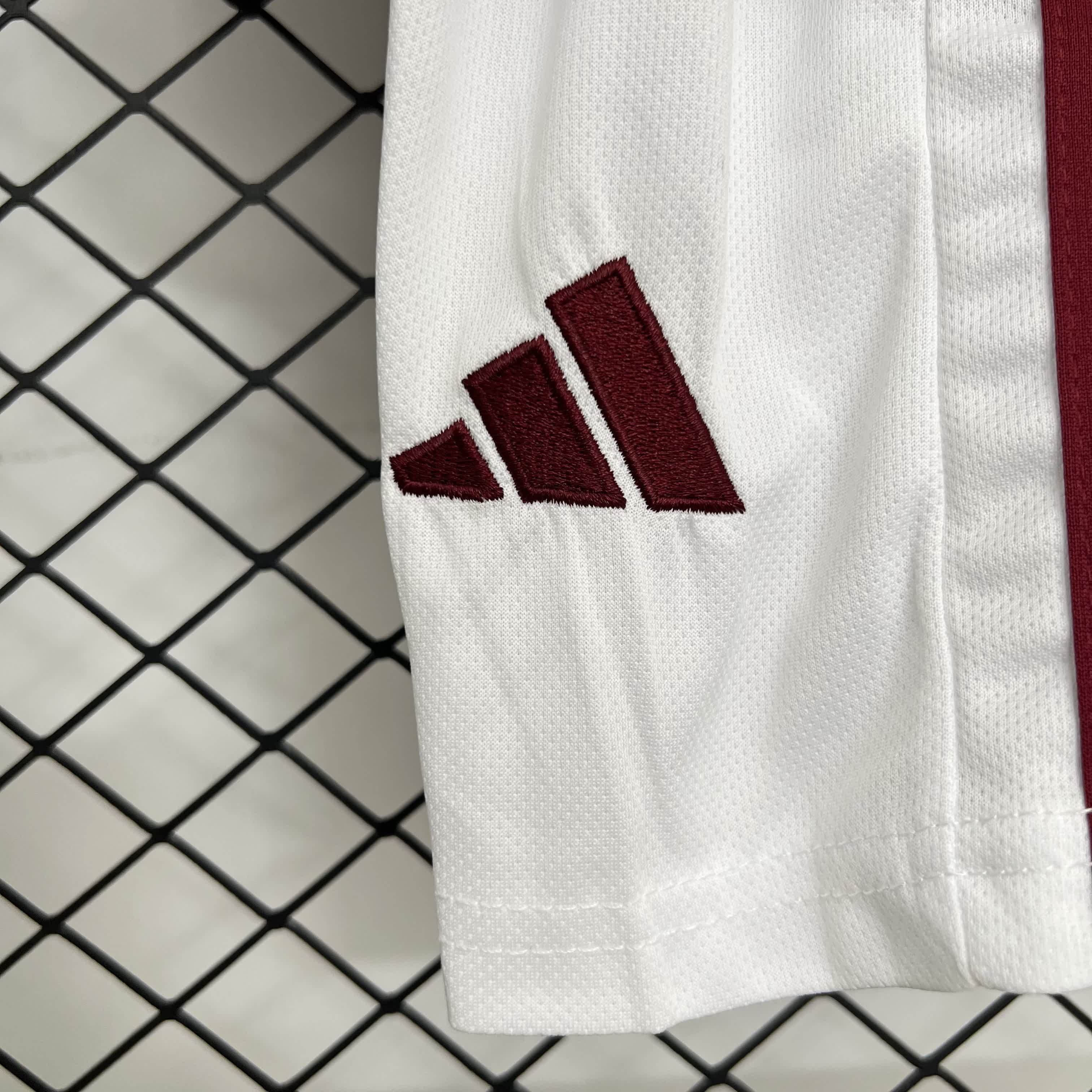 Conjunto Infantil Aston villa Home 25/26 -