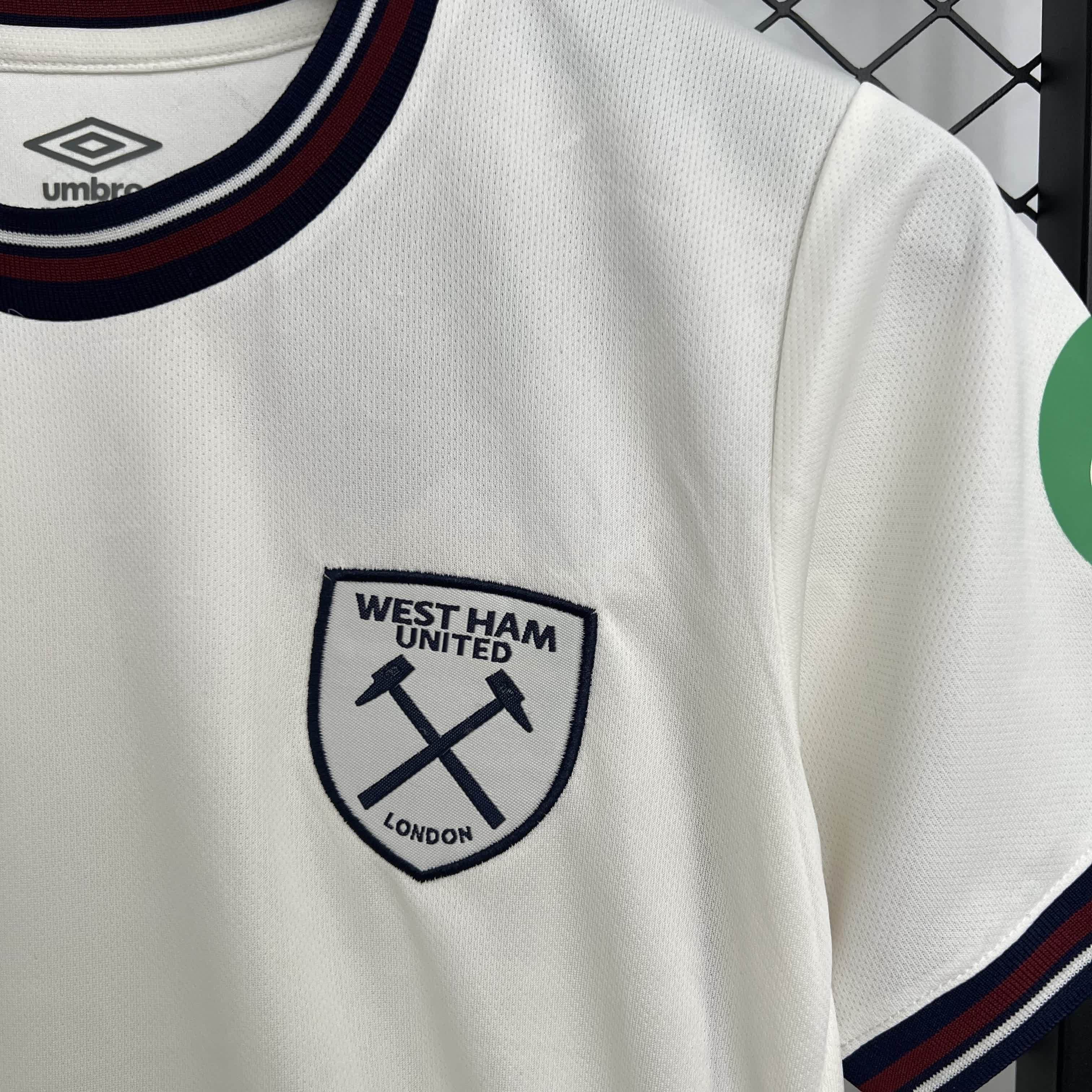 Conjunto West Ham 25/26 - Branca