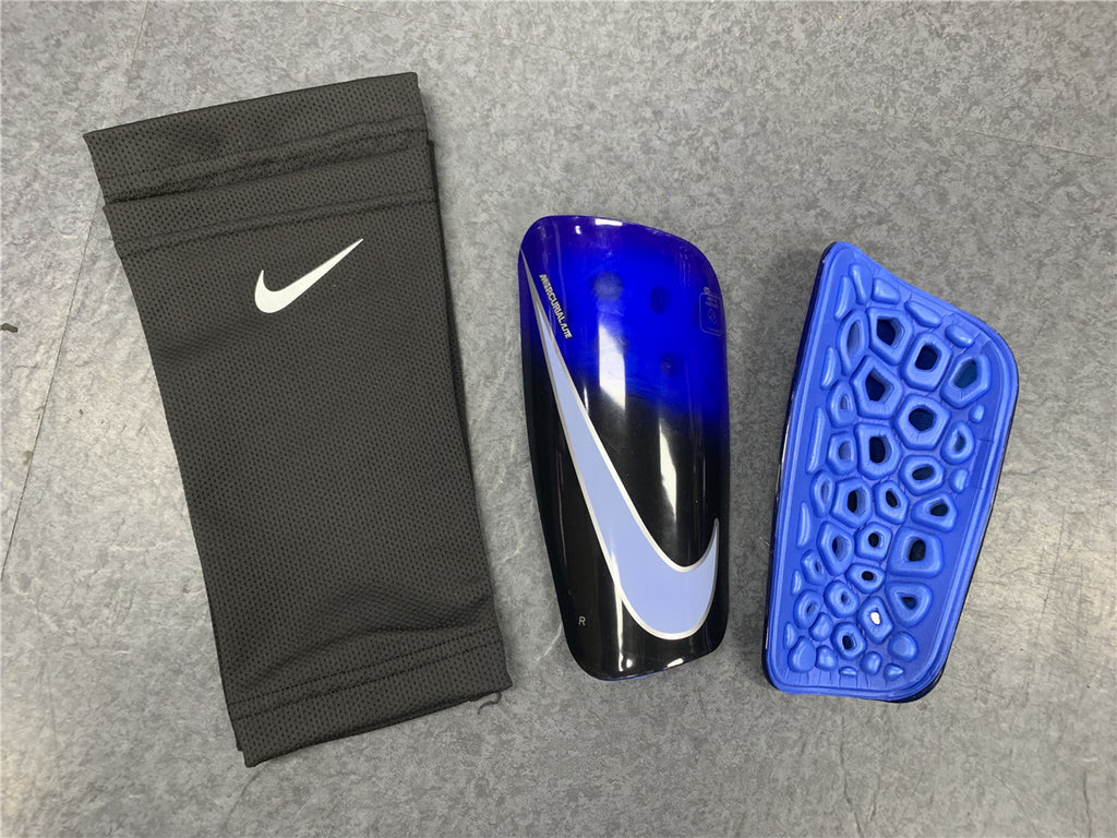 Caneleira Com o Porta Caneleira Nike