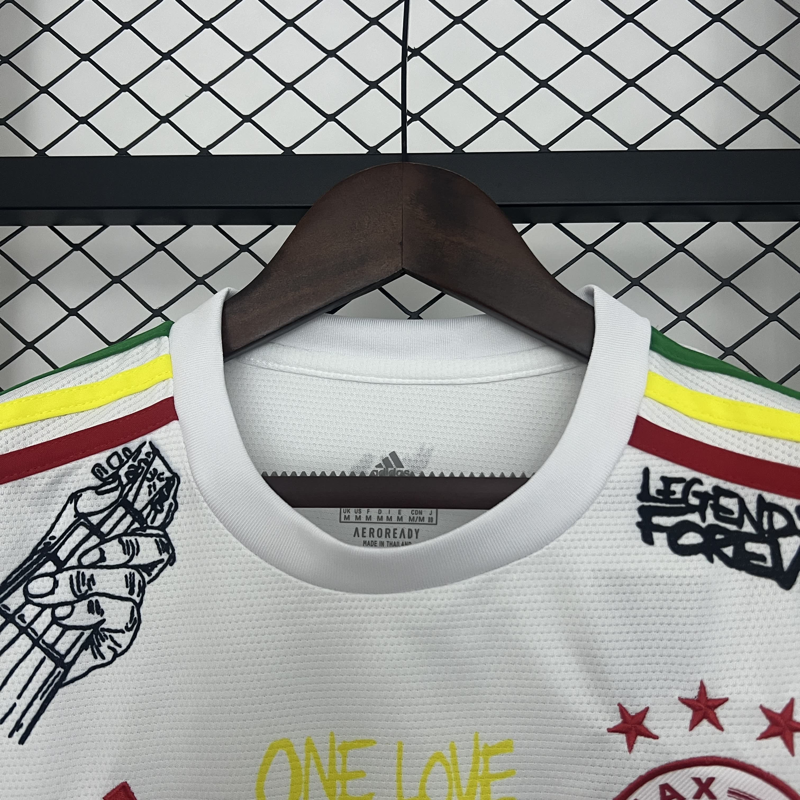 Camisa Ajax Edição Especial 25/26 - Branca Bob Marley
