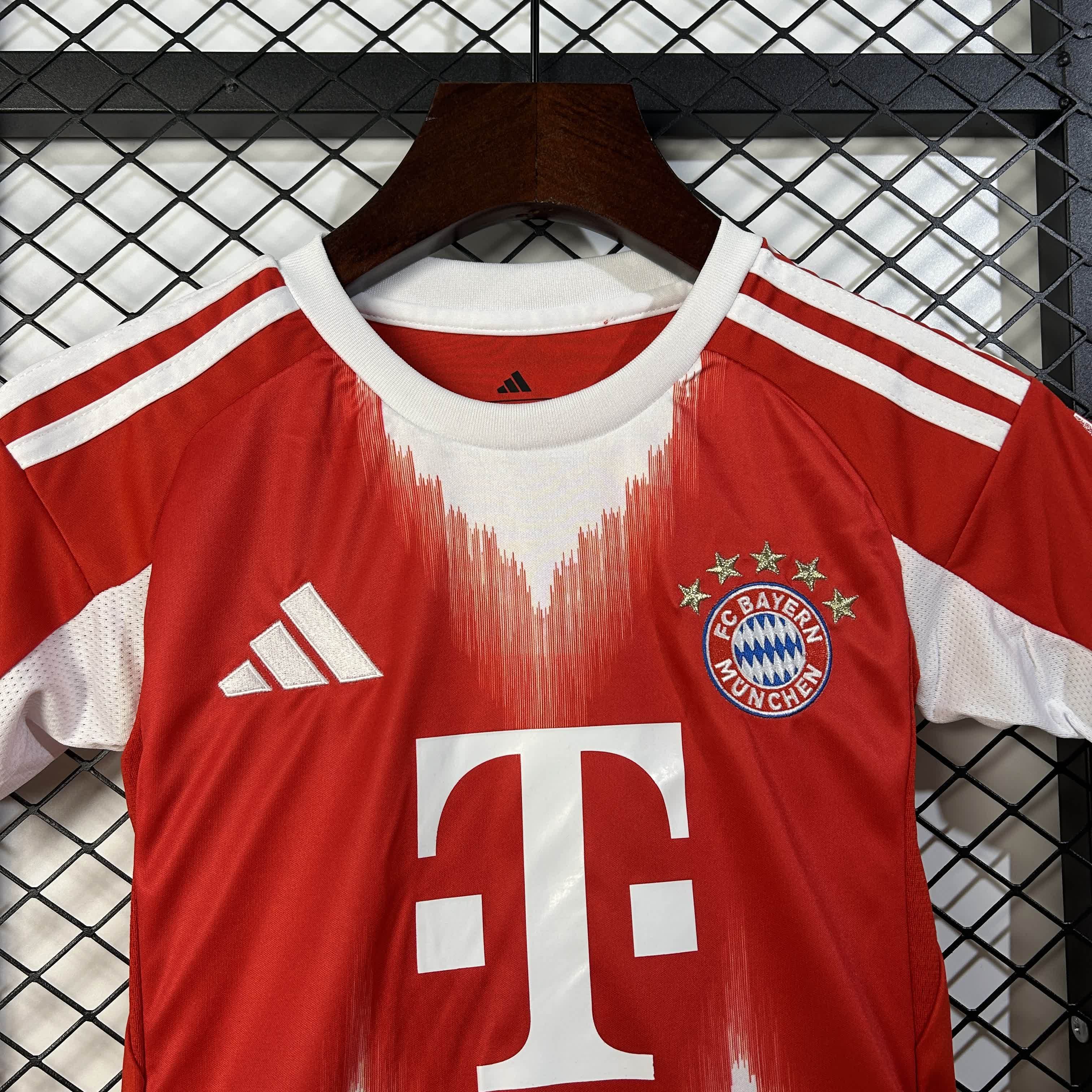 Conjunto Bayer de munique home 25/26