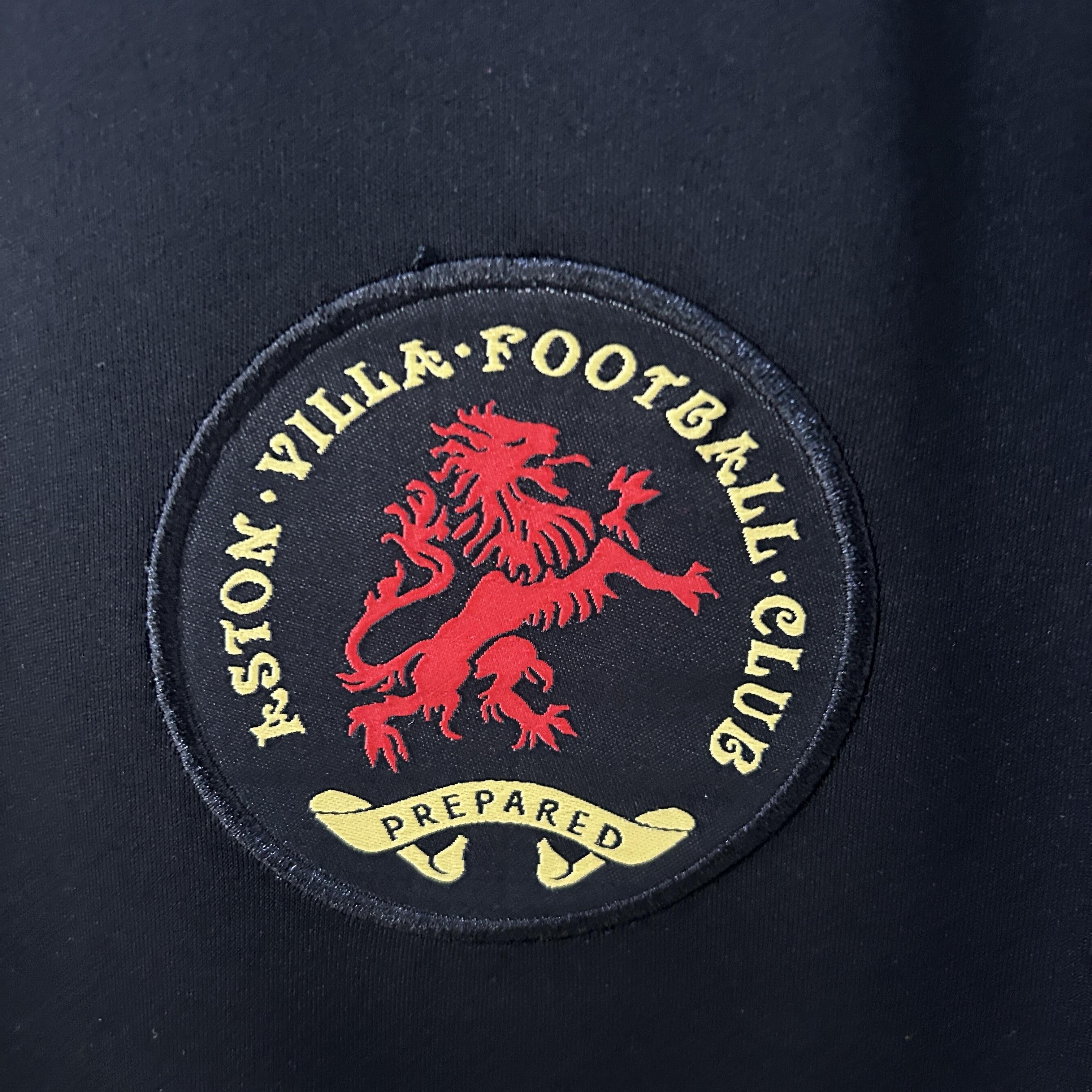 Camisa Aston Villa Edição Especial 25/26 - 125th Aniversário