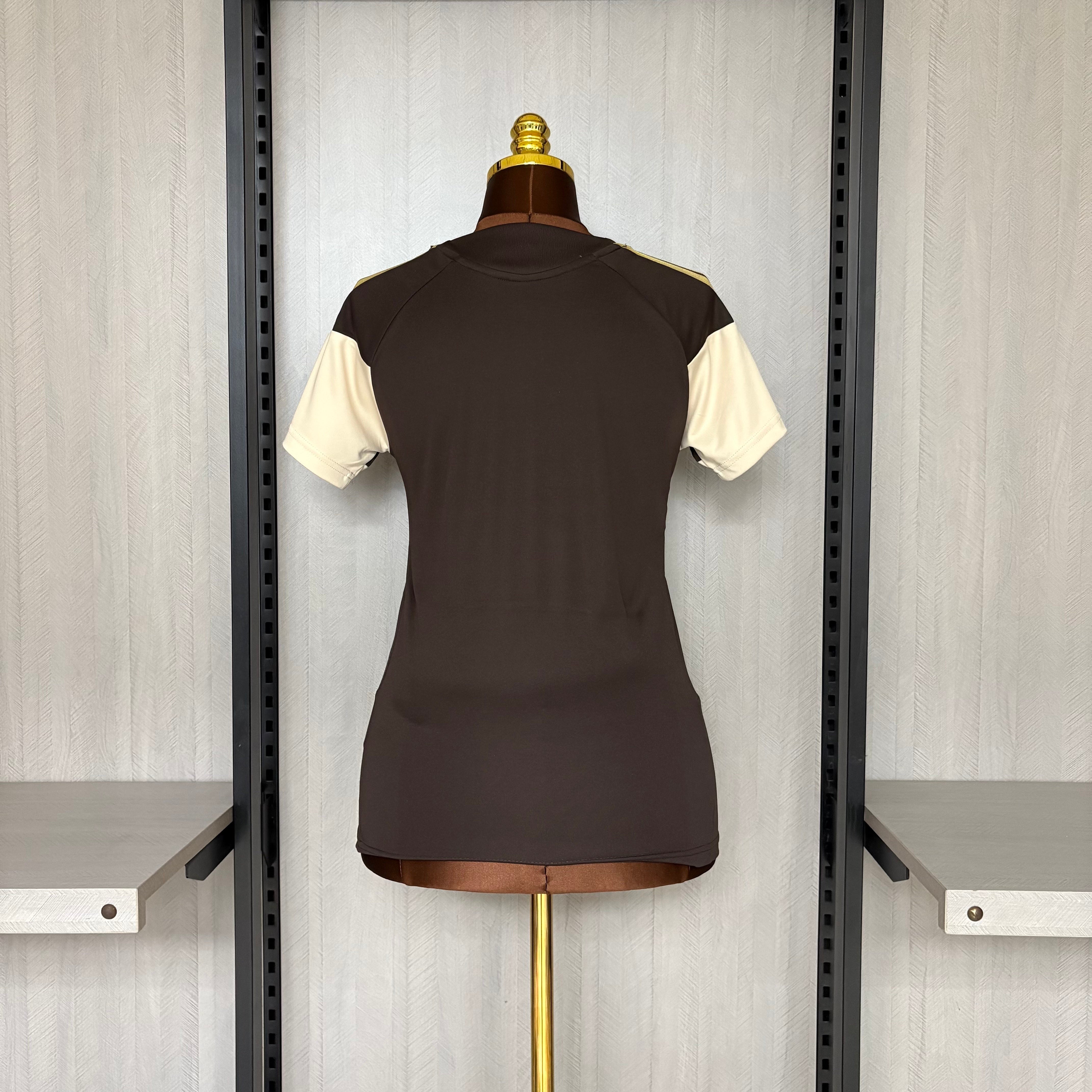 Camisa Flamengo Treino Comissão 2026 - Feminina Baby Look Marrom