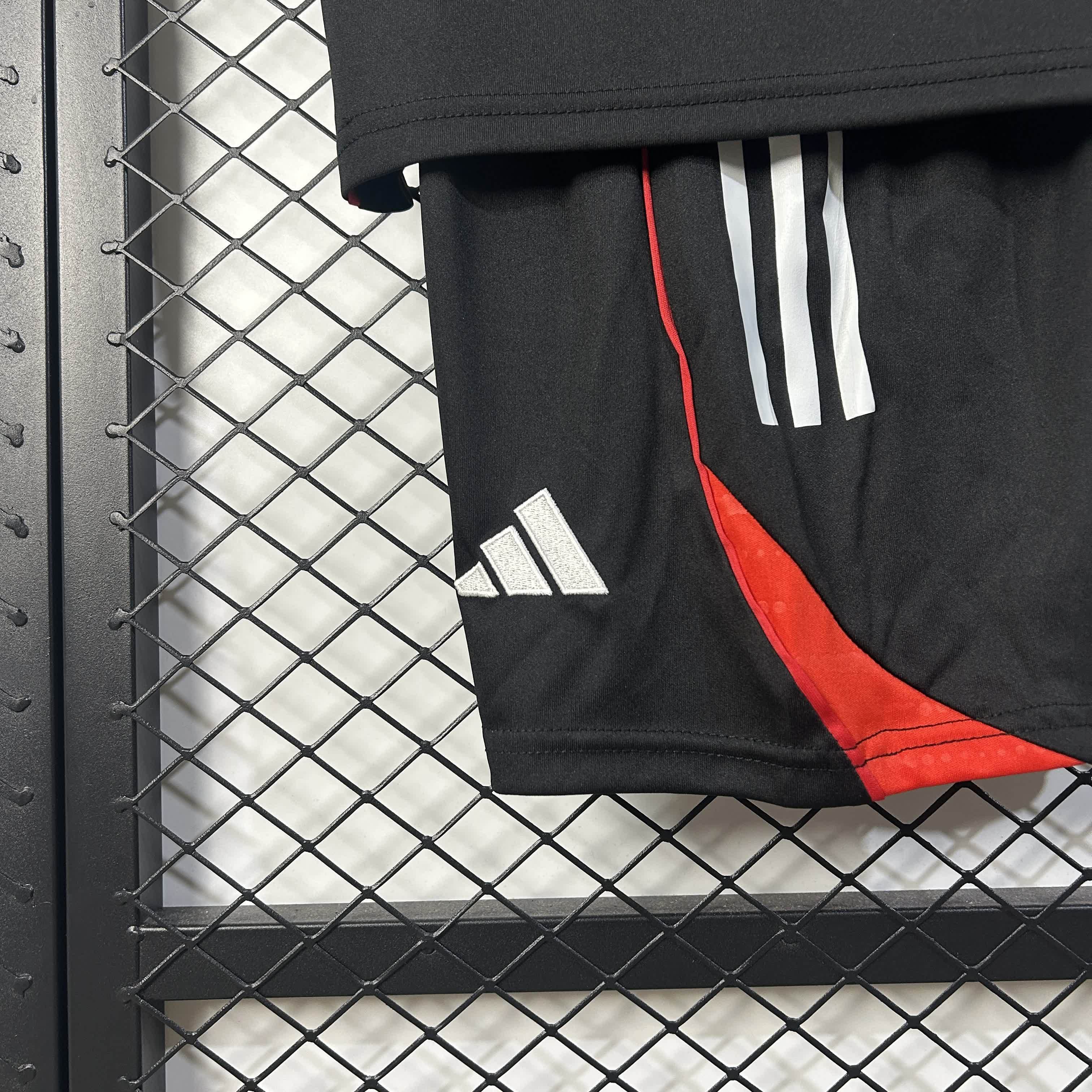 Conjunto Benfica Away 25/26