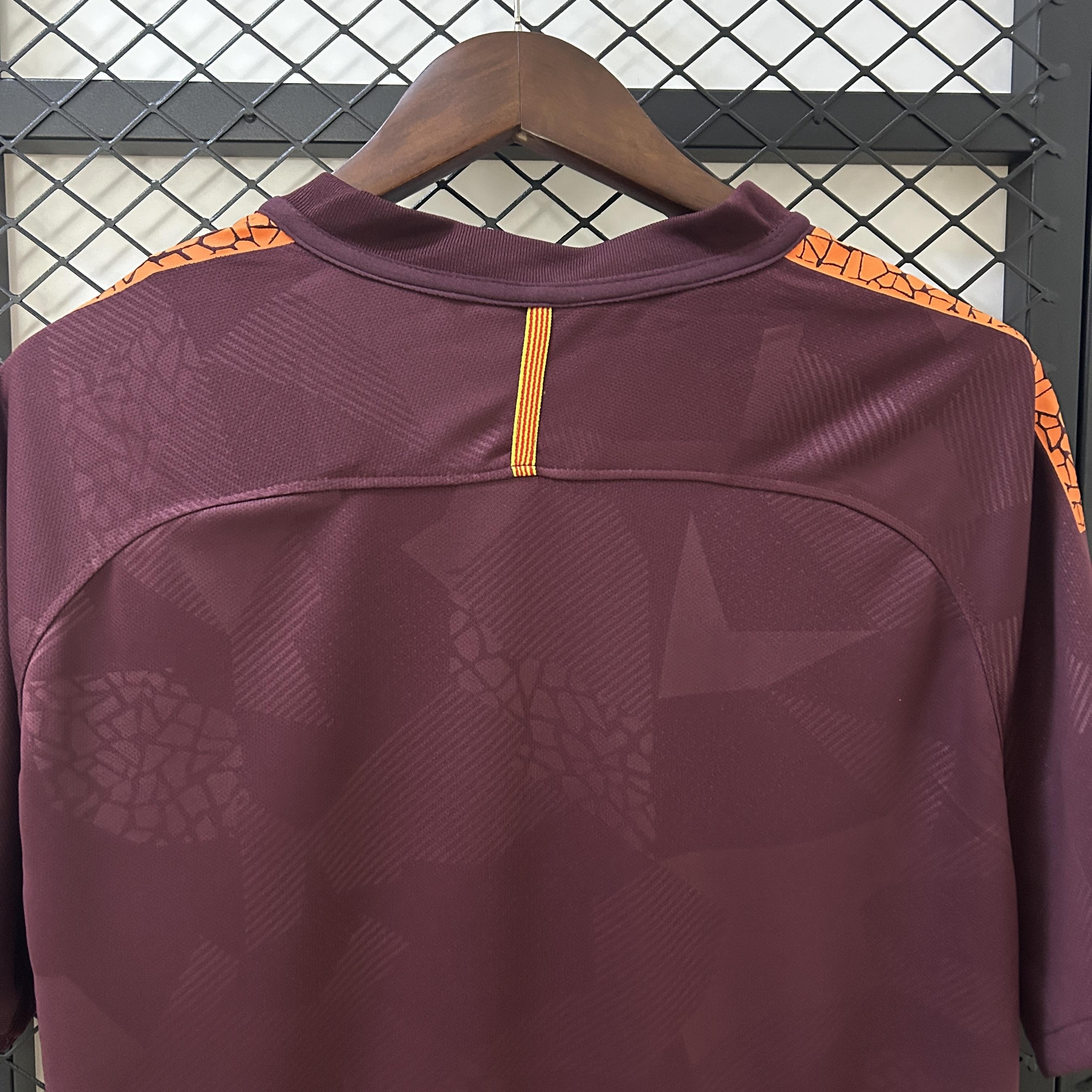 Camisa Barcelona III 17/18 - Versão Retro Rakuten Vinho